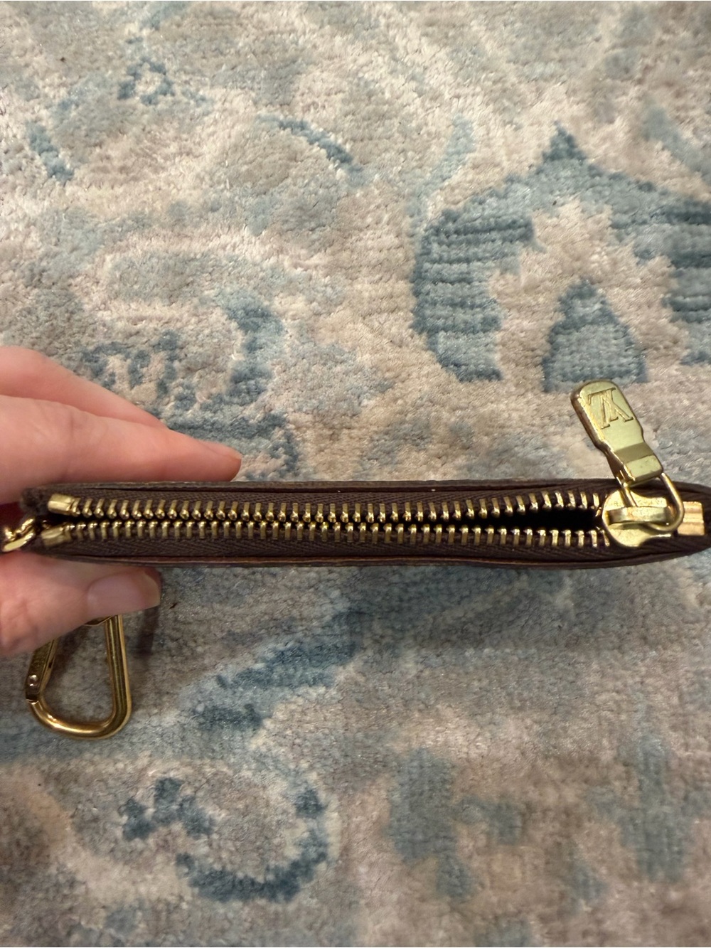 Louis Vuitton Monogram Key & Card Pouch with Gold Hardware - Picture 3 of 8
